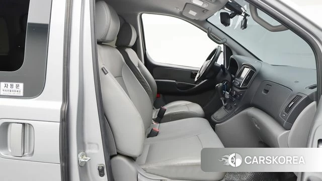 Hyundai The New Grand Starex 2019 Серебристо-серый из Кореи, фото 4