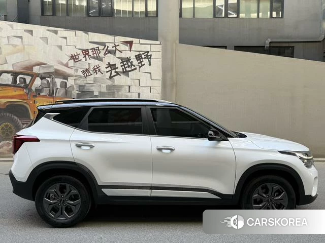 Kia Seltos 2023 Белый из Китая, фото 4