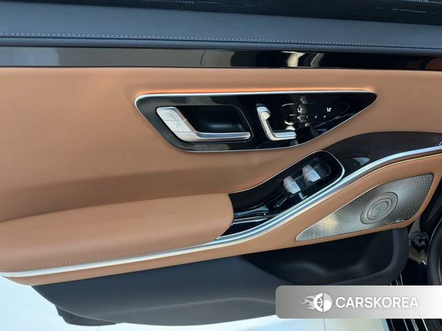 Mercedes-Benz S-Class 2023 Черный из Китая, фото 4