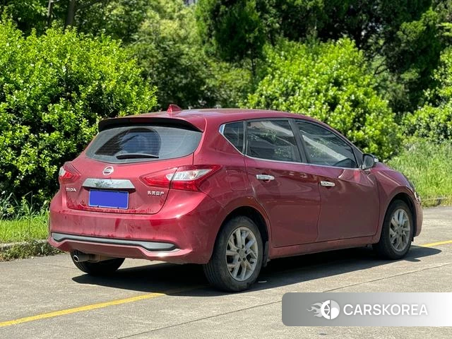 Nissan Tiida 2021 Красный из Китая, фото 4