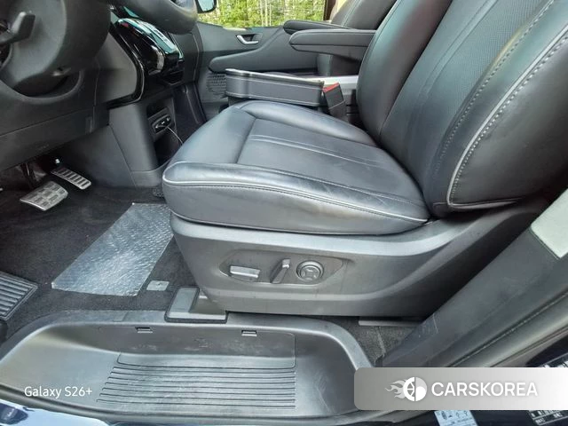 Hyundai Staria 2023 Черный из Кореи, фото 4