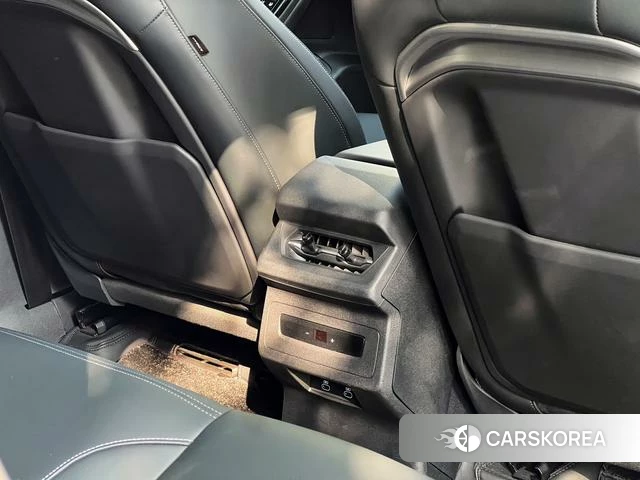 Audi Q6L 2025 Белый из Китая, фото 4