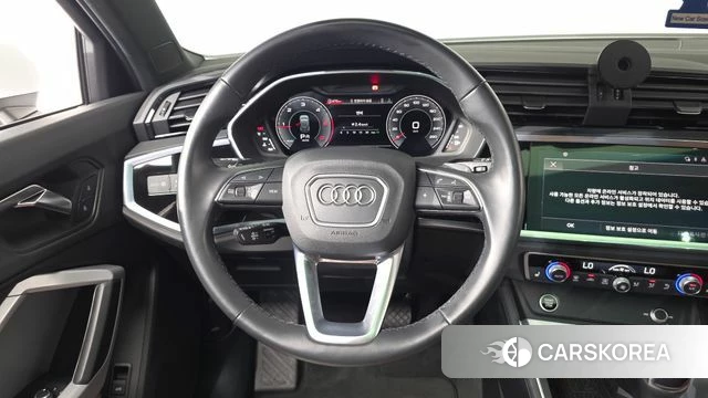 Audi Q3 (F3) 2022 Белый из Кореи, фото 4