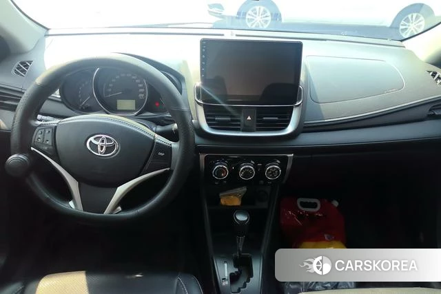 Toyota Yaris L 2021 Белый из Китая, фото 4