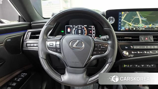Lexus ES300h 7th generation 2023 Серебристо-серый из Кореи, фото 4