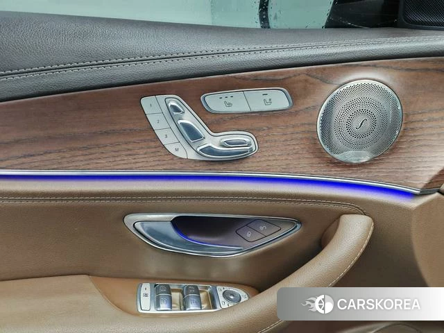 Mercedes-Benz E-Class 2022 Черный из Китая, фото 4