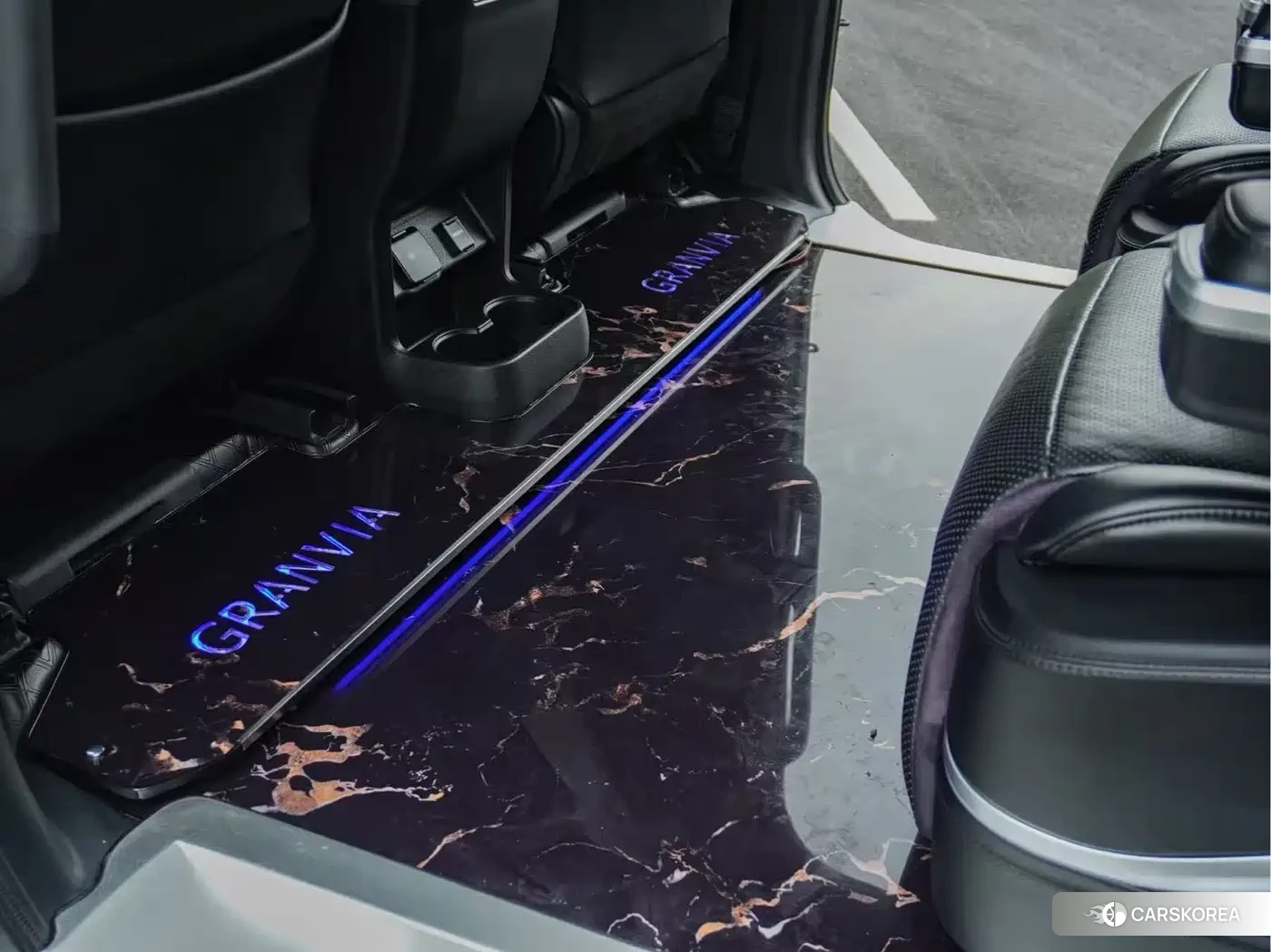 Toyota Granvia 2023 Белый из Китая, фото 4