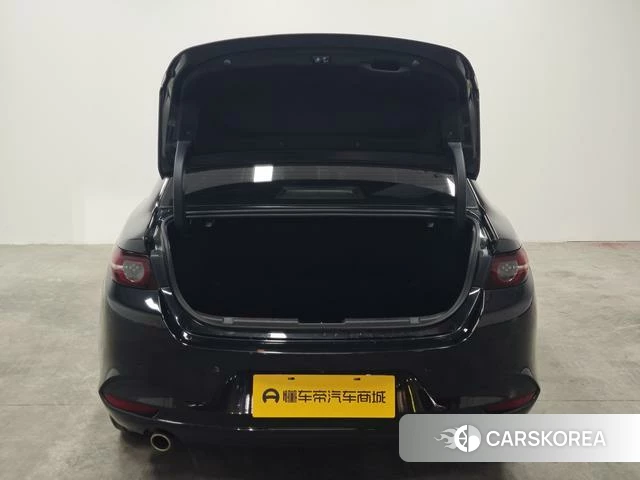 Mazda 3 2023 Черный из Китая, фото 4