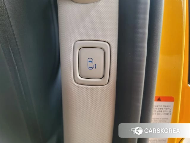 Hyundai Staria 2025 Желтый из Кореи, фото 4