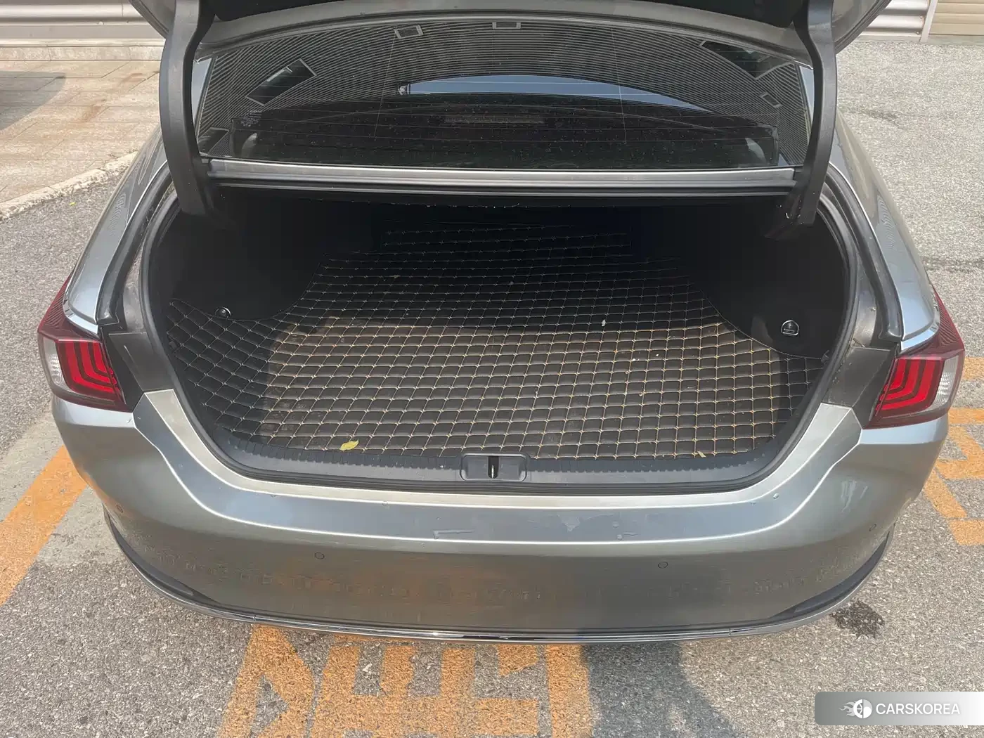 Lexus ES 2023 Silver/gray из Китая, фото 4
