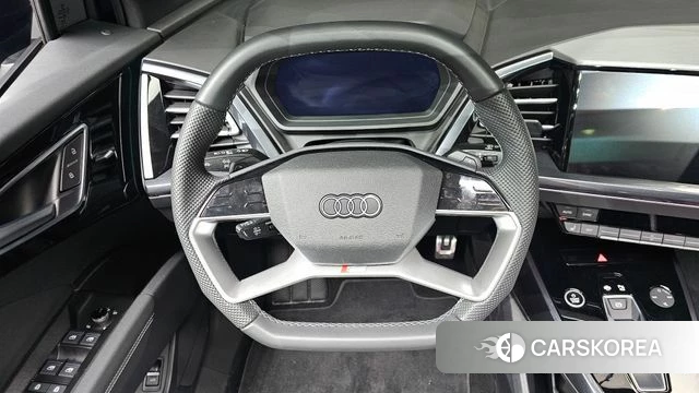 Audi Q4 e-Tron (F4) 2026 Синий из Кореи, фото 4