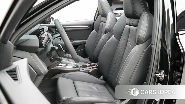 Audi A3 (8Y) 2025 Черный из Кореи, фото 4