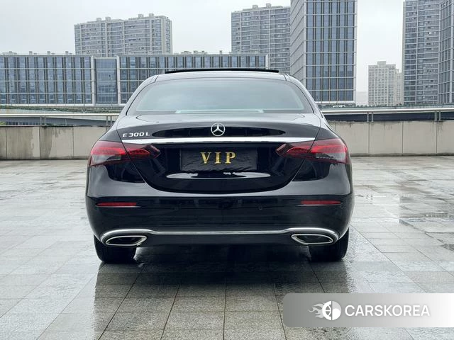 Mercedes-Benz E-Class 2022 Черный из Китая, фото 4