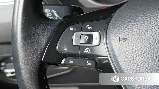 Volkswagen Tiguan second Generation 2018 Серебряный из Кореи, фото 4