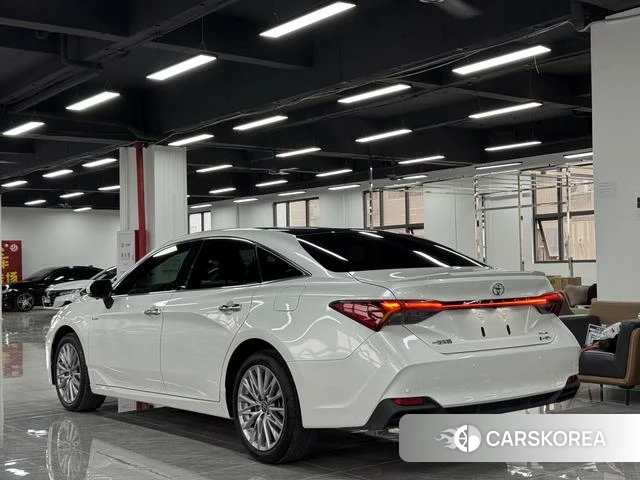 Toyota Avalon 2024 Белый из Китая, фото 4