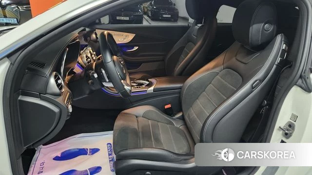 Mercedes-Benz C-Class W205 2023 Белый из Кореи, фото 4