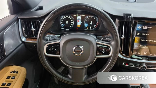 Volvo V60 Cross-Country 2nd Generation 2021 Белый из Кореи, фото 4