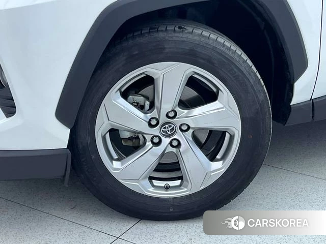 Toyota RAV4 2021 Белый из Китая, фото 4