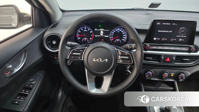 Kia The New K3 2nd generation 2023 Белый из Кореи, фото 4