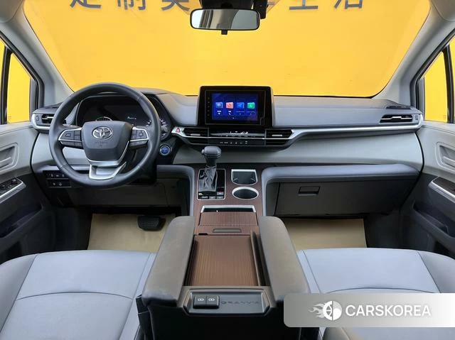 Toyota Granvia 2024 Белый из Китая, фото 4