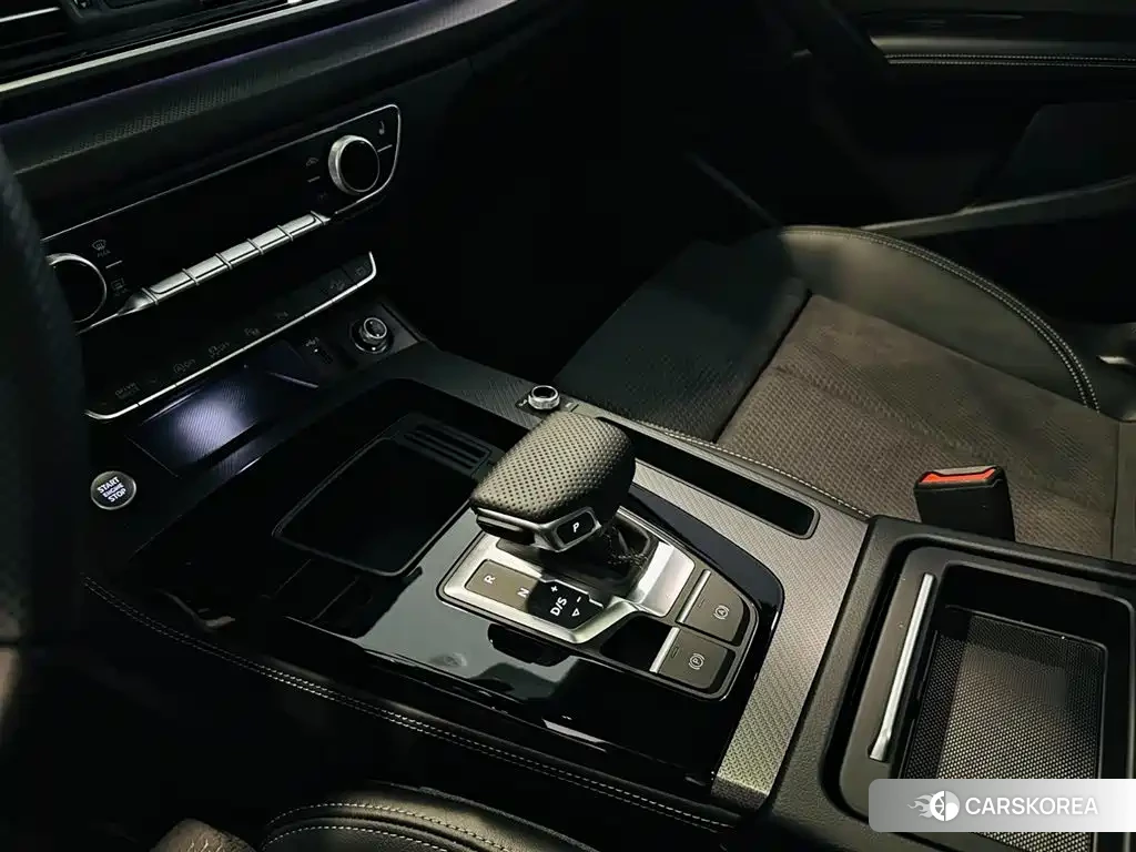 Audi Q5L 2025 Черный из Китая, фото 4