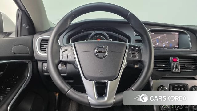 Volvo V40 2018 Белый из Кореи, фото 4
