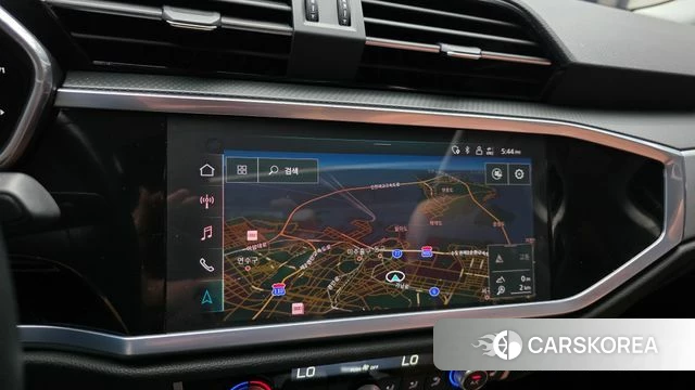 Audi Q3 (F3) 2022 Белый из Кореи, фото 4