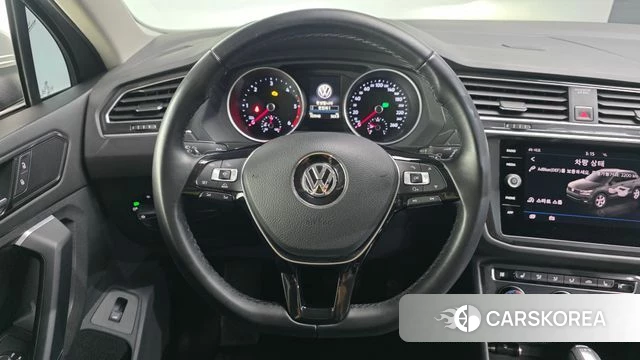 Volkswagen Tiguan second Generation 2018 Серебряный из Кореи, фото 4