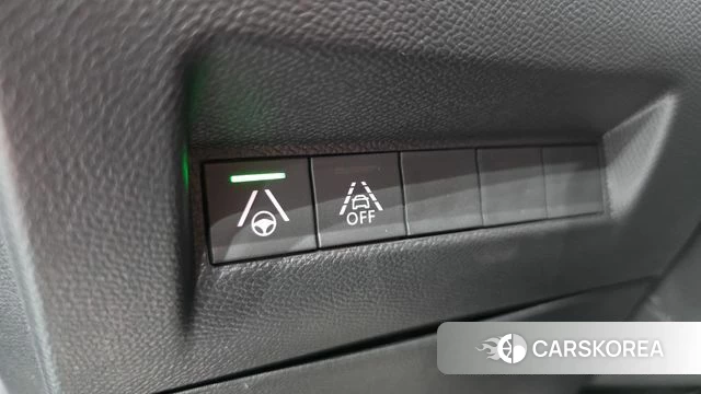 Peugeot e-208 second Generation 2021 Черный из Кореи, фото 4