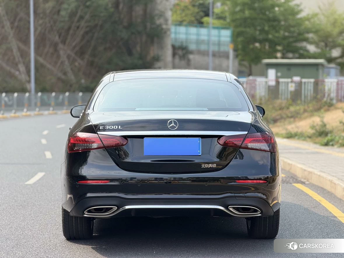 Mercedes-Benz E-Class 2023 Черный из Китая, фото 4