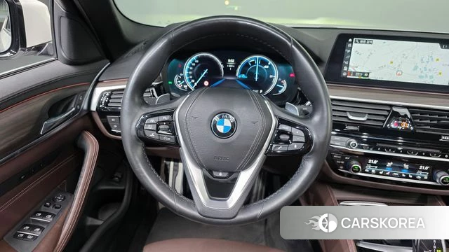 BMW 5 Series (G30) 2018 Белый из Кореи, фото 4