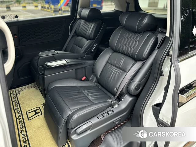 Honda Elysion 2022 Белый из Китая, фото 4