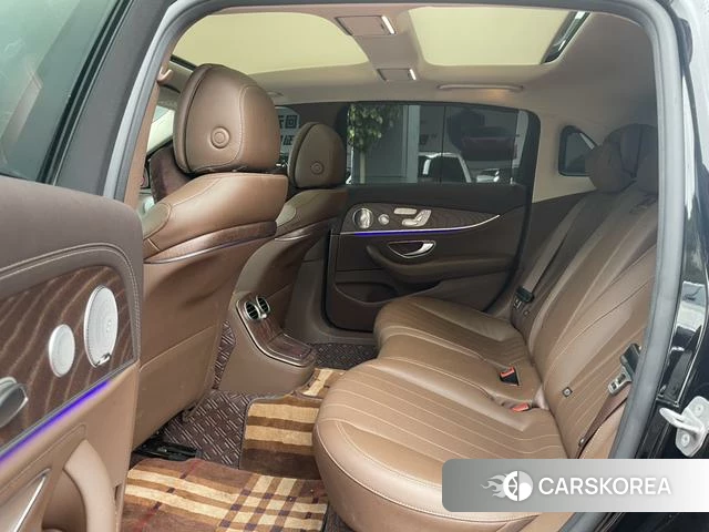 Mercedes-Benz E-Class 2021 Черный из Китая, фото 4