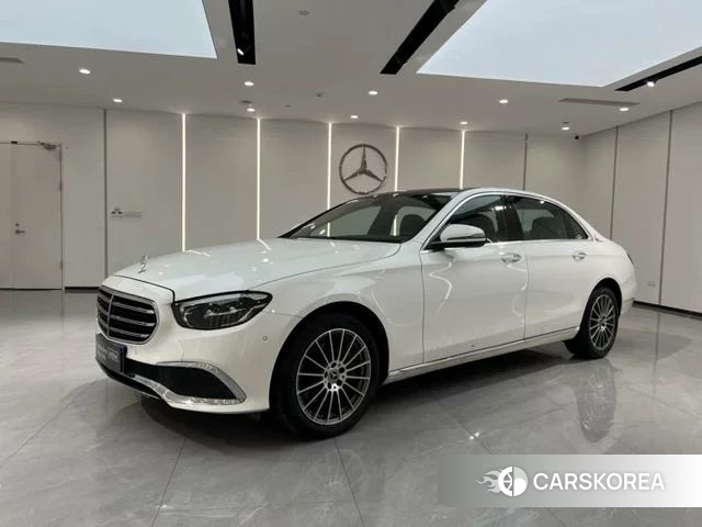 Mercedes-Benz E-Class 2023 Белый из Китая, фото 4