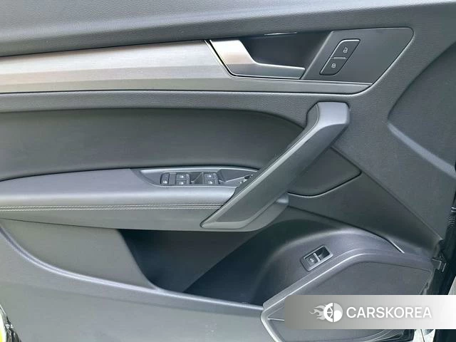 Audi Q5L 2022 Черный из Китая, фото 4
