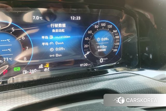 Volkswagen Golf 2025 Белый из Китая, фото 4
