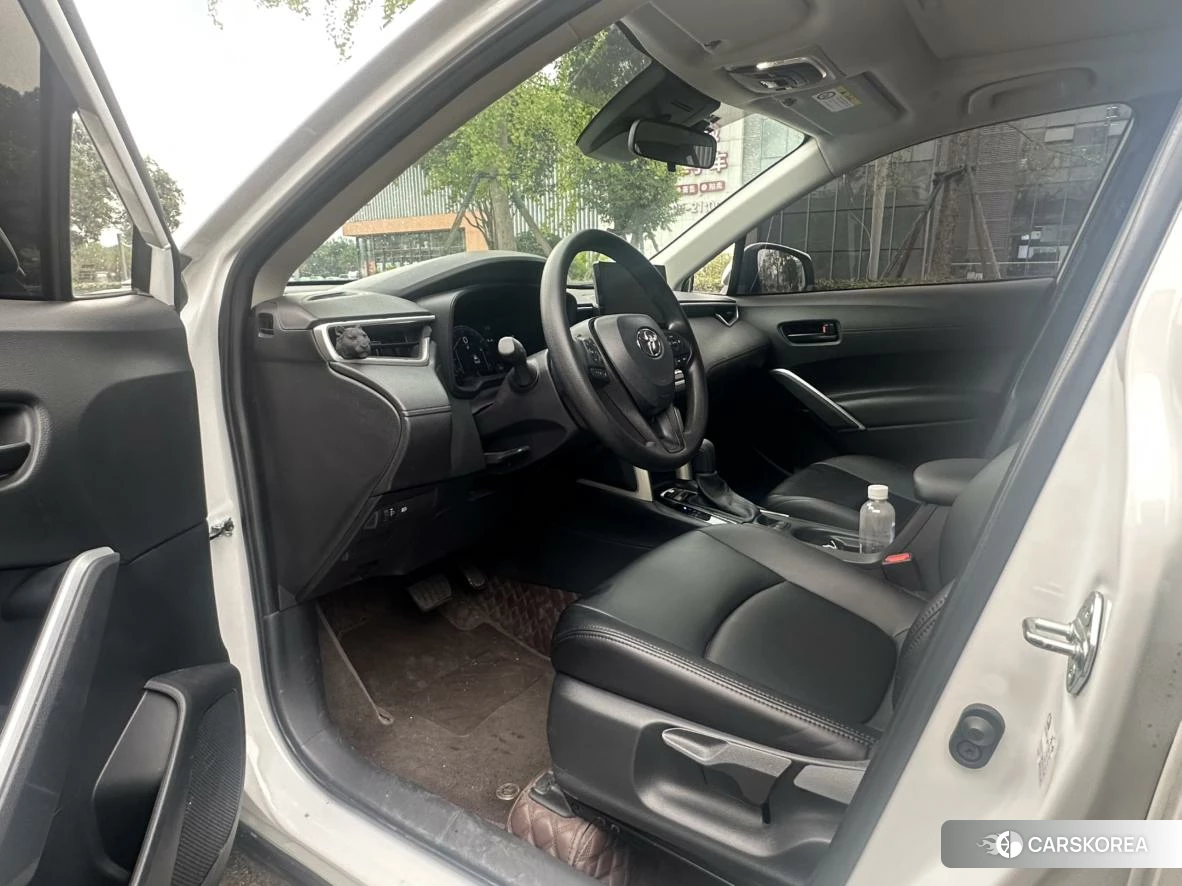 Toyota Corolla 2023 Белый из Китая, фото 4
