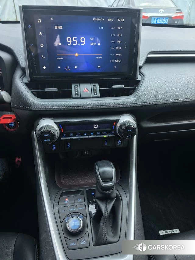 Toyota RAV4 2021 Красный из Китая, фото 4