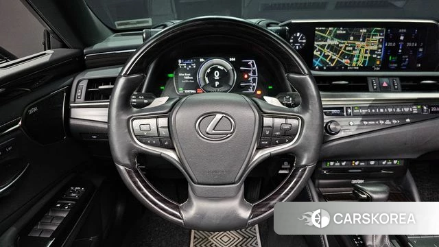 Lexus ES300h 7th generation 2019 Серебристо-серый из Кореи, фото 4