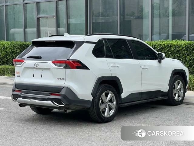 Toyota RAV4 2021 Белый из Китая, фото 4