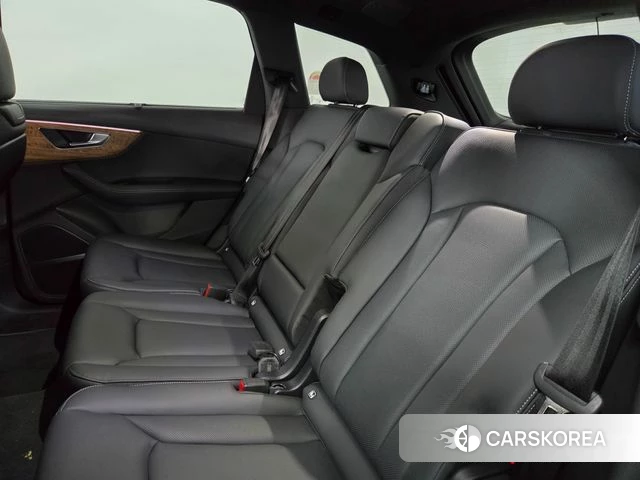 Audi Q7 (4M) 2026 Жемчужный цвет из Кореи, фото 4