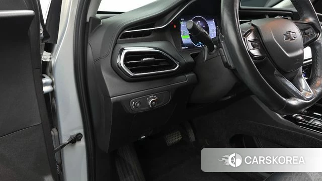 Chevrolet (GM Daewoo) Bolt EUV 2023 Серебряный из Кореи, фото 4