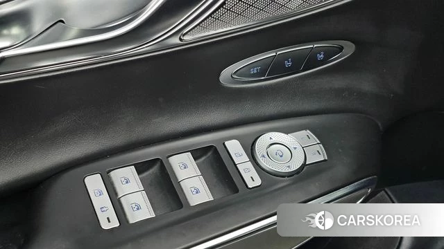 Genesis GV70 2023 Серый из Кореи, фото 4