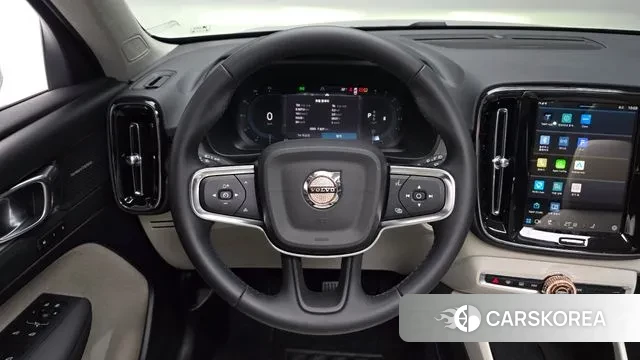 Volvo XC40 2024 Серебристо-серый из Кореи, фото 4