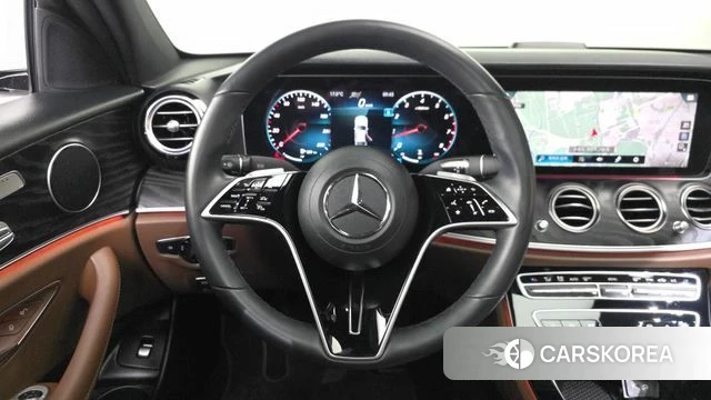 Mercedes-Benz E-Class W213 2023 Белый из Кореи, фото 4