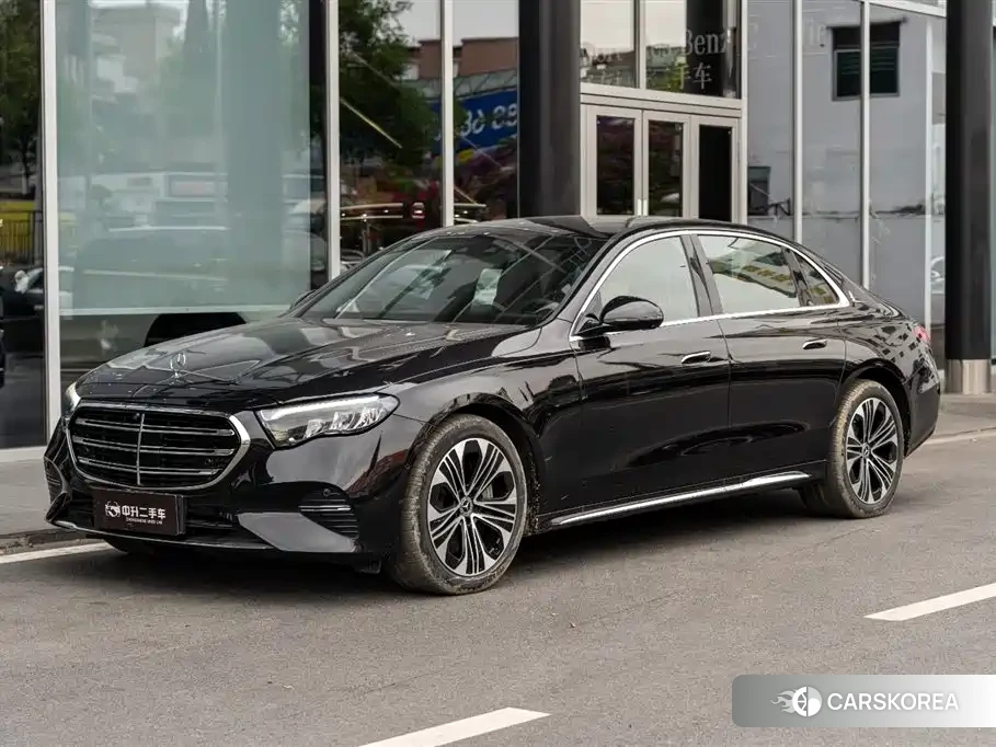 Mercedes-Benz E-Class 2025 Черный из Китая, фото 4