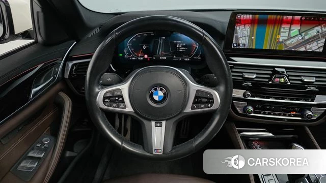 BMW 5 Series (G30) 2021 Белый из Кореи, фото 4