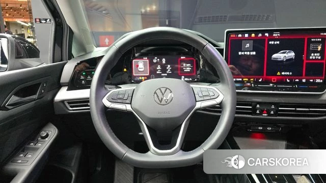 Volkswagen Golf 8th Generation 2025 Черный из Кореи, фото 4