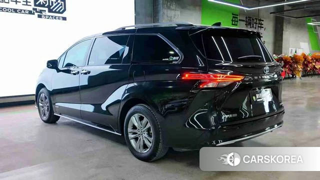 Toyota Sienna 2022 Черный из Китая, фото 4