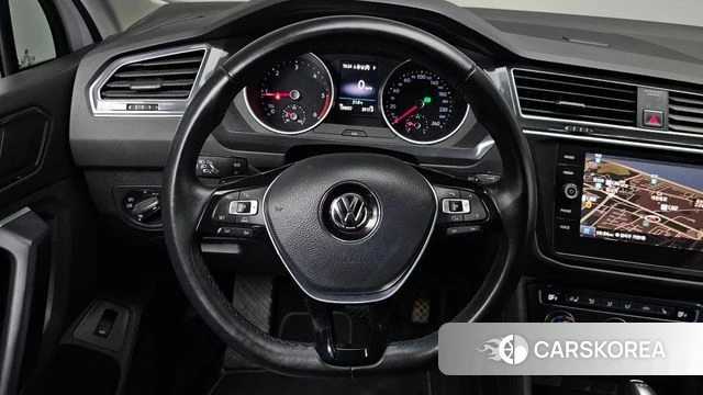Volkswagen Tiguan second Generation 2018 Белый из Кореи, фото 4